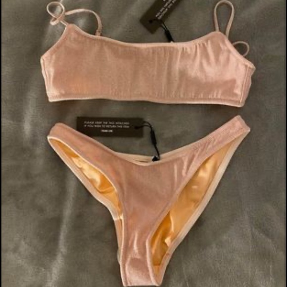 Triangl Bikini - Picture 1 of 2